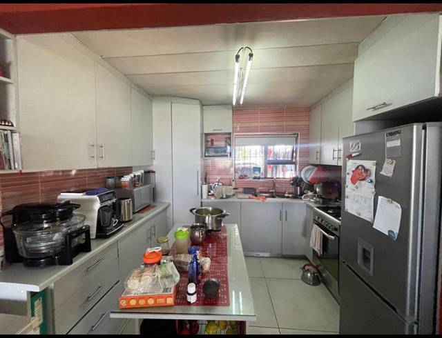 3 BEDROOM TOWNHOUSE FOR SALE IN RIDGEWAY